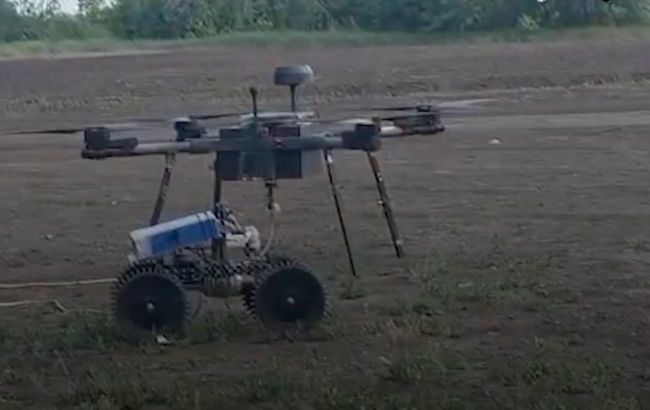Ukraine advances drone warfare with precision combat-robot drops behind enemy lines