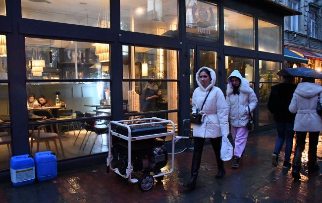 Russia strikes Ukraine's Odesa region: Thousands left without power and water, transportation difficulties