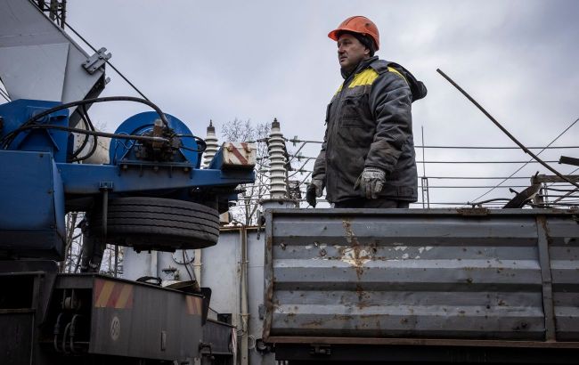 Russia strikes Ukrainian energy facilities with drones and artillery