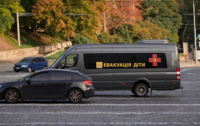 Russians banned language and issued threats: Ukraine brings three children home