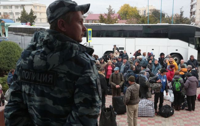 Inside the high-stakes mission to rescue civilians from Russian-occupied Oleshky
