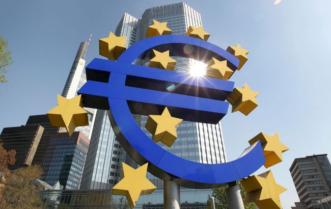 Euro surges on hopes for Ukraine peace deal