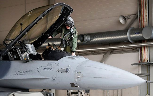 Ukrainian pilots sharpening skills on F-16 jets - Air Force