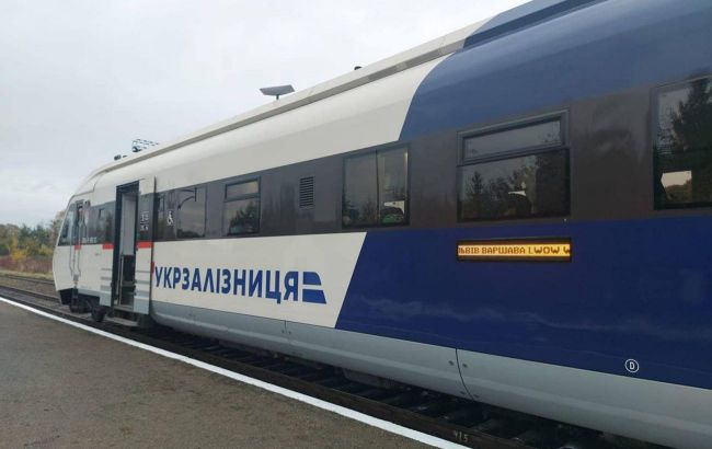 Ukrzaliznytsia halted three trains following reports of a bomb threat