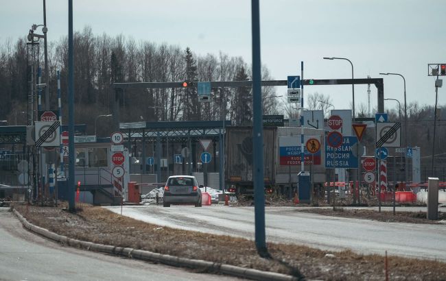 Finland closes four checkpoints bordering Russia