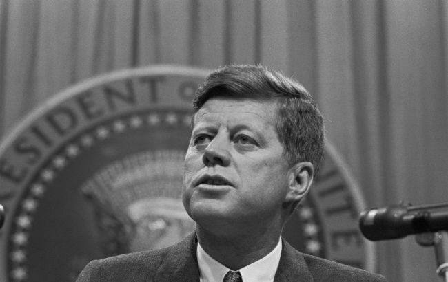 New blow for Kennedy family - President's 35-year-old granddaughter in critical condition