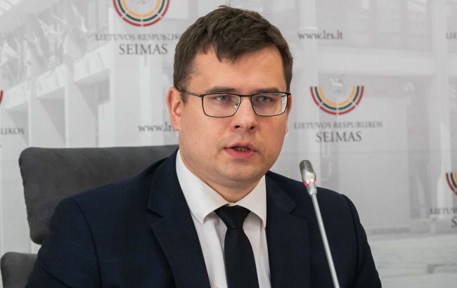Lithuanian Defense Minister arrives in Ukraine, meets with Zelenskyy