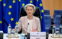 European Commission supports launching Ukraine’s EU accession talks, EU must decide next