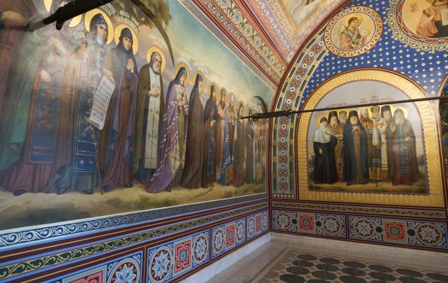 Frescoes of Russian world: How Moscow Patriarchate prepared Lavra for occupation of Kyiv