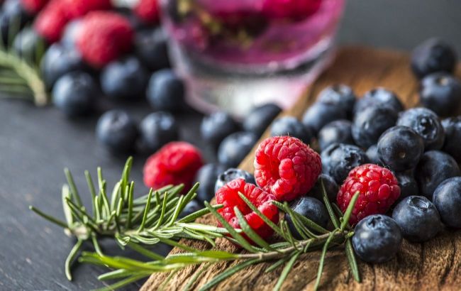 Wild berries and their benefits: Dietitian's comment