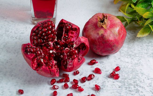 Pomegranate: Eating it right and who should avoid it