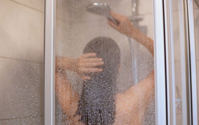 Main reason why not to take hot shower daily