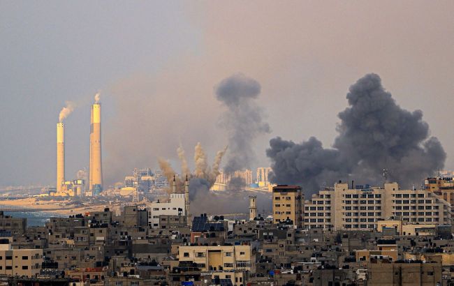 Israel launches wave of strikes on elite Hamas units - Video