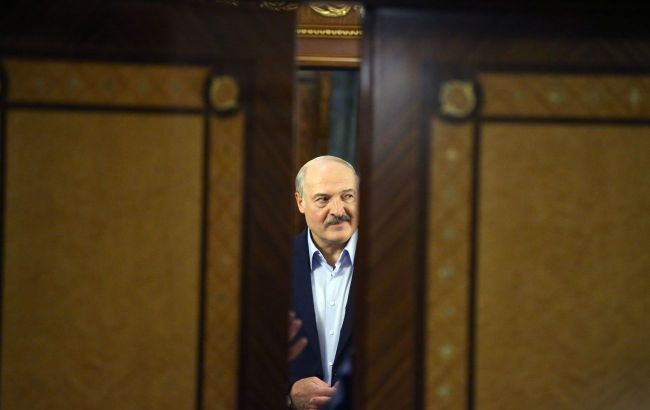 Trump's envoy uses jokes and vodka in talks with Lukashenko - NYT