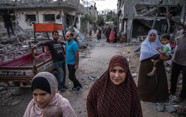 Israel restricts food deliveries to Gaza, the Guardian reports