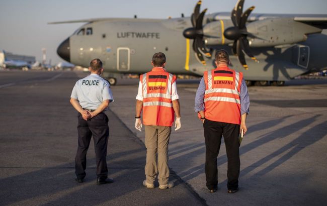 Foreigners and wounded Palestinians allowed to leave the Gaza Strip