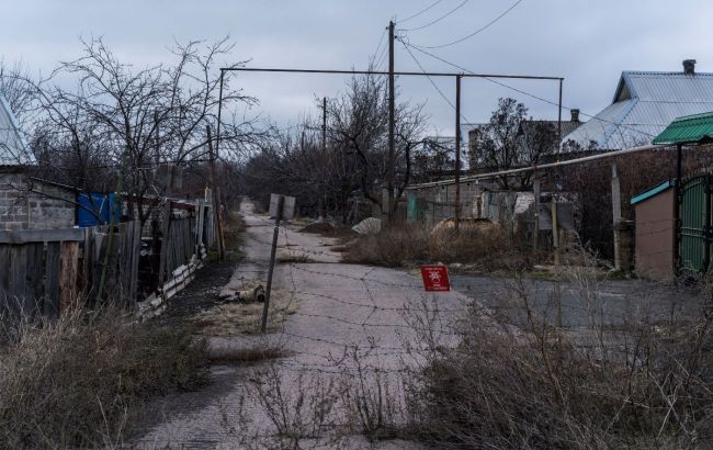 Russian troops seize most of Maryinka's ruins - British intelligence