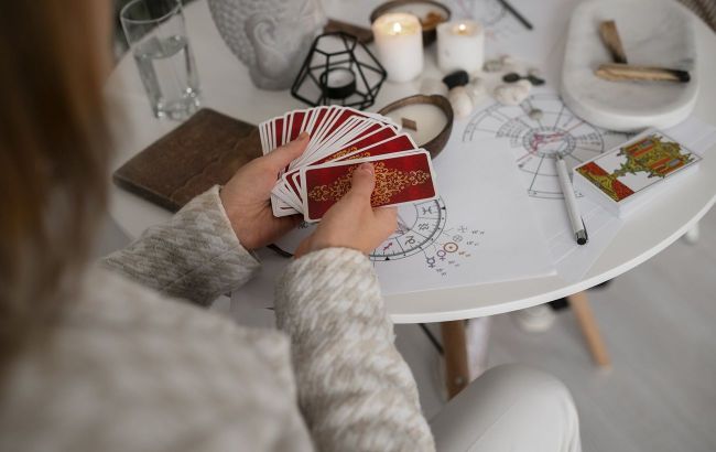 Tarot horoscope for December 24: These 4 zodiacs will face major life changes