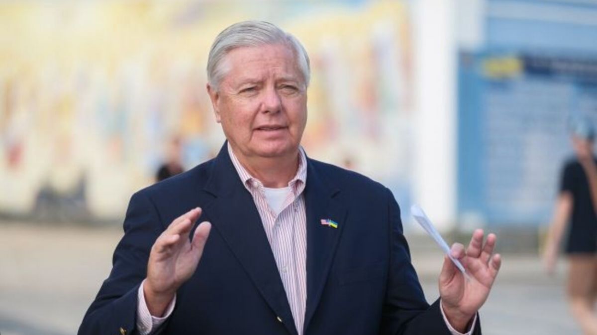 Senators urged White House to use frozen Russian assets for Ukraine - Reuters