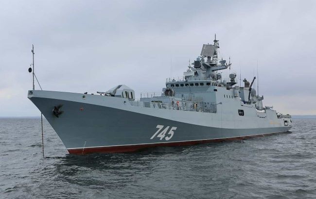 Ukrainian forces strike Russian military frigate in Novorossiysk port and oil rig