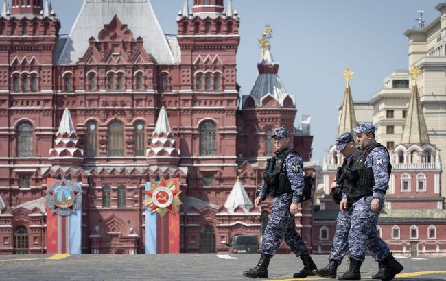 Kremlin bans foreign media from covering May 9 parade in Moscow