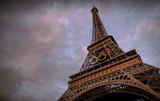 Eiffel Tower evacuated a few hours before Olympics closed