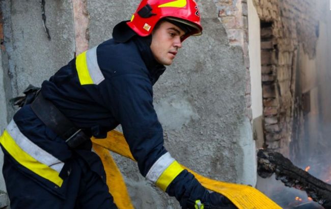 Russian strike hits Vinnytsia region: Emergency services show aftermath