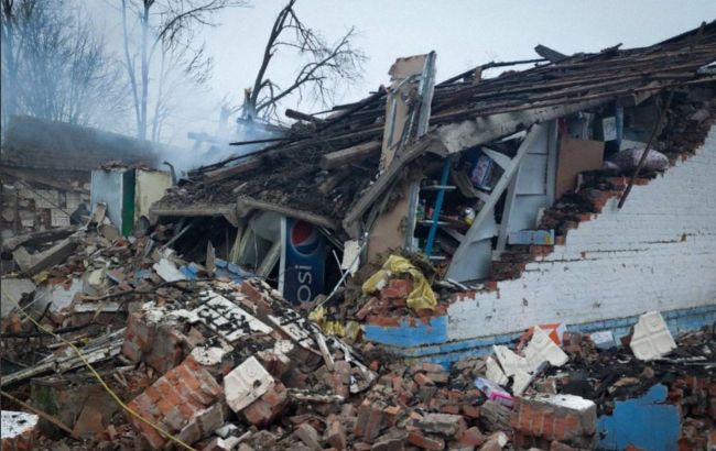 Russia bombs store in Ukraine's Sumy region: Killed and wounded reported