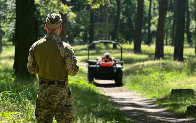 Ukraine deploys wheeled robot to evacuate wounded under fire