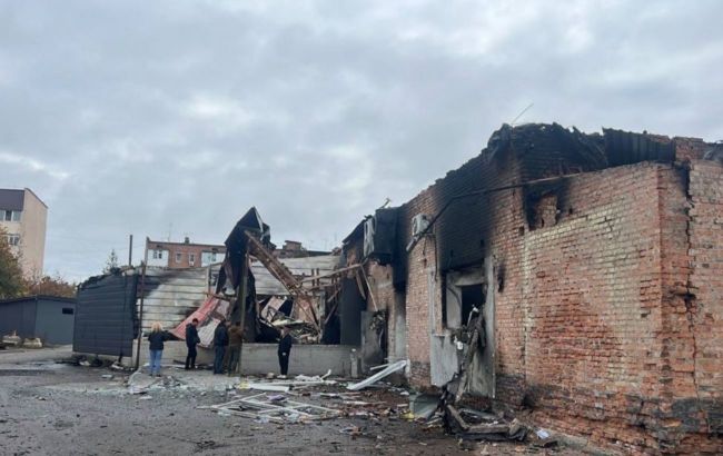 Russia strikes Nova Poshta post service depot in Ukraine's Chernihiv region
