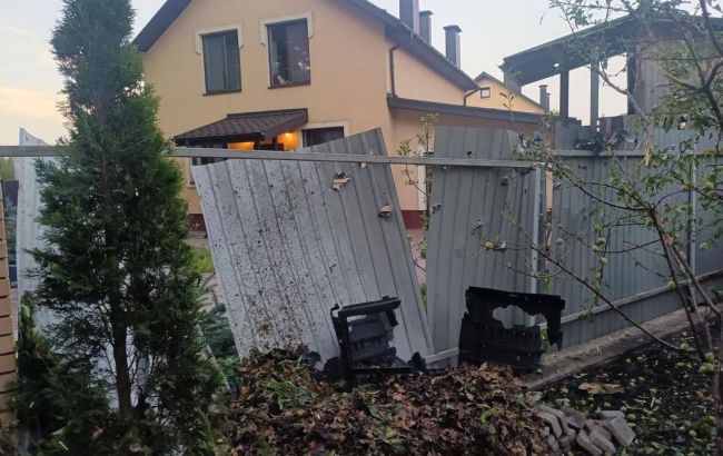 Russia attacks Kyiv region: Houses and cars damaged, wounded reported