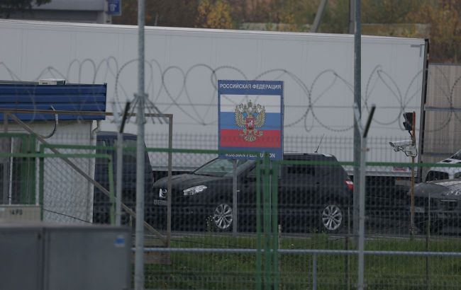 Russia closes 20 border crossings with Ukraine starting August 1