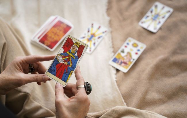 Tarot horoscope for November 21 promises challenges for four zodiac signs