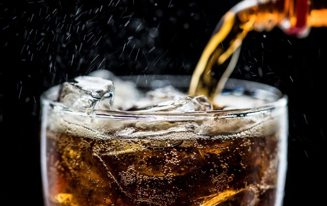 Why Coke tastes better in glass? Experts split the secret
