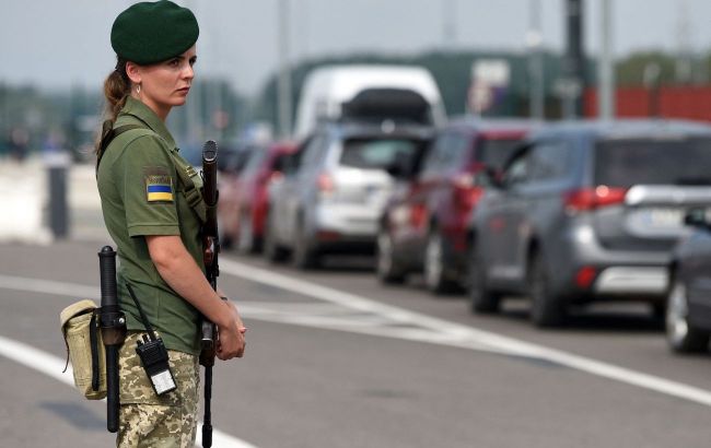 Long queues at the border with Poland, border guards' recommendations to travelers