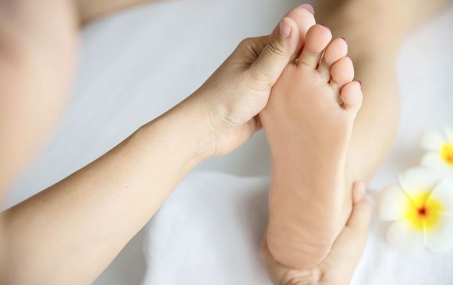 These 2 signs on your feet may reveal hidden health problems