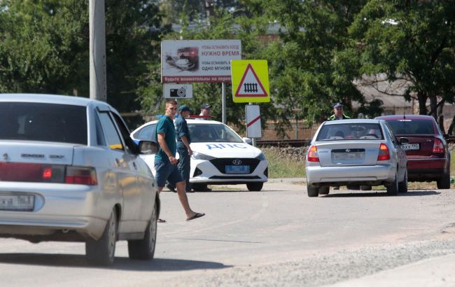 New gasoline restrictions hit drivers in occupied Crimea: What is known