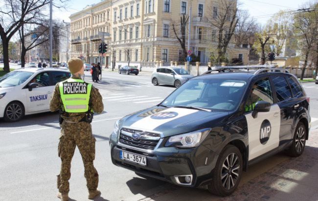 EU defense firms targeted with funeral wreaths, Lithuania suspects Russia