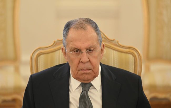 Russia warns Ukraine over Belarus and cites security treaty