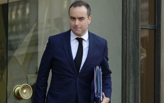 French PM looks for alternative solutions to protect budget during holidays