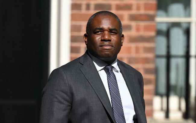 Putin 'prevaricating' over peace talks with Ukraine, Lammy says