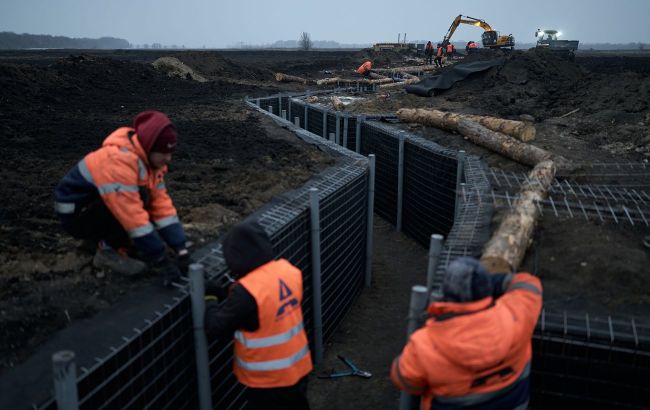 Ukraine builds record number of defense structures amid ongoing war - WSJ