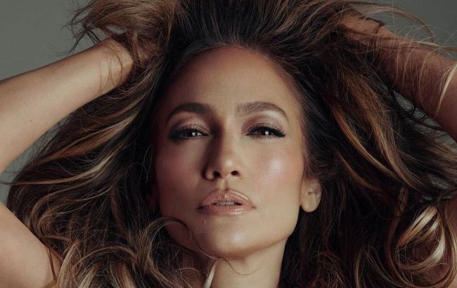 Jennifer Lopez showcased a dress from Ukrainian brand in her new music video