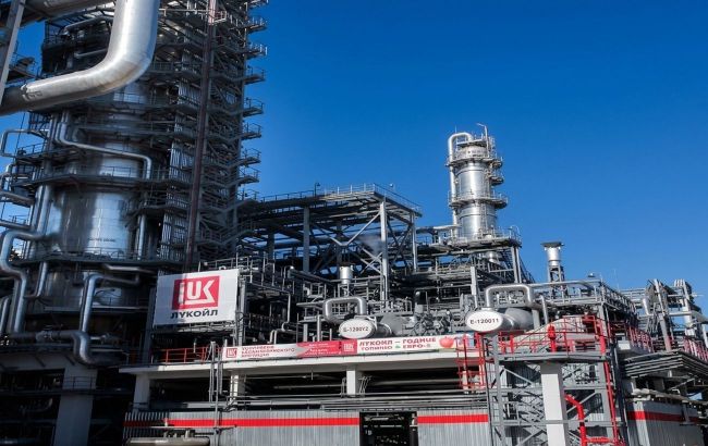 One of Russia&rsquo;s largest oil refineries partially shuts down after drone attack &mdash; Reuters