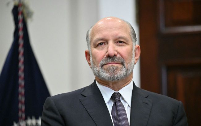 US threatens 100% tariffs on South Korea and Taiwan over lack of investment