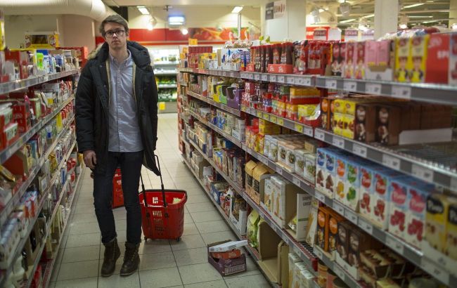 Europe inflation surges to record high as oil hits $110 &mdash; WSJ