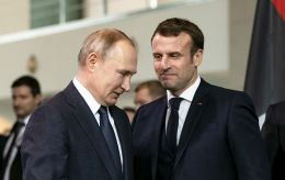 Putin and Macron speak by phone for first time in nearly three years and discuss war in Ukraine