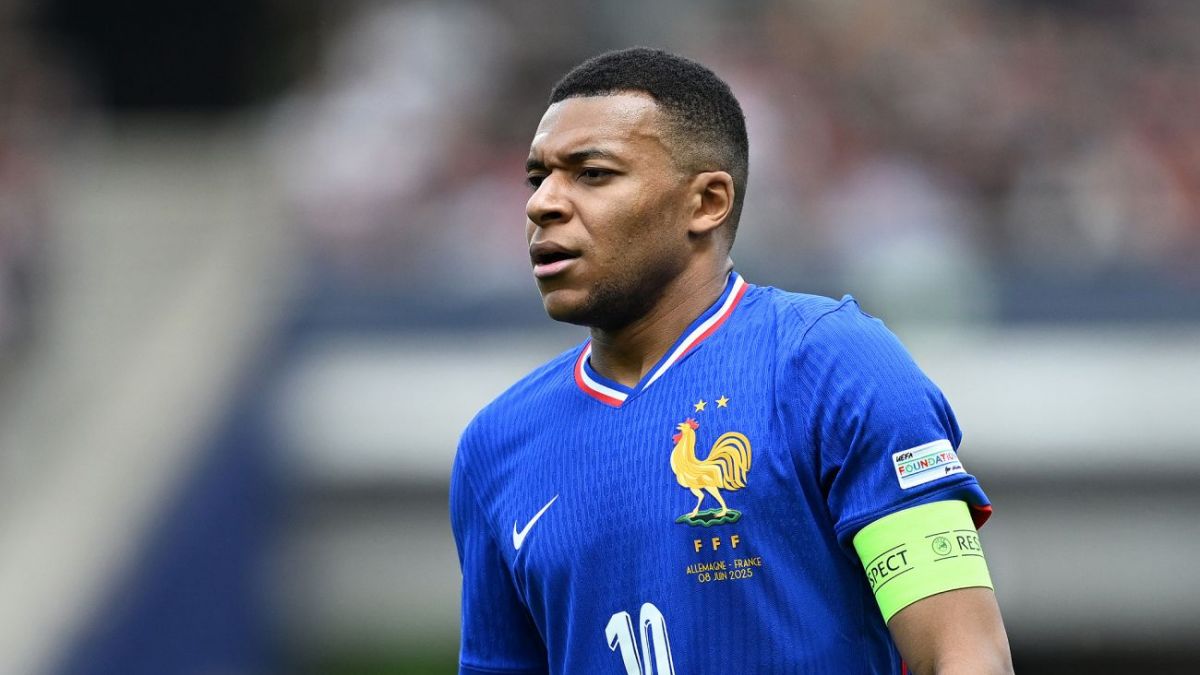 Star striker Mbapp&eacute; sues PSG in &euro;260 million case