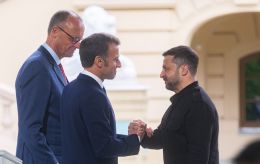 Merz and Macron push to ramp up pressure on Russia as Ukraine signals ceasefire readiness