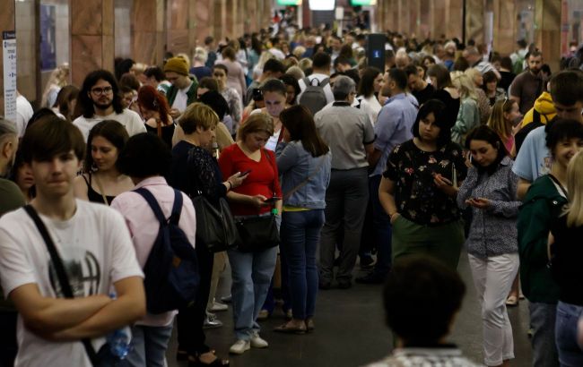 Poll reveals: Ukrainians' biggest fear during war isn't missile strikes